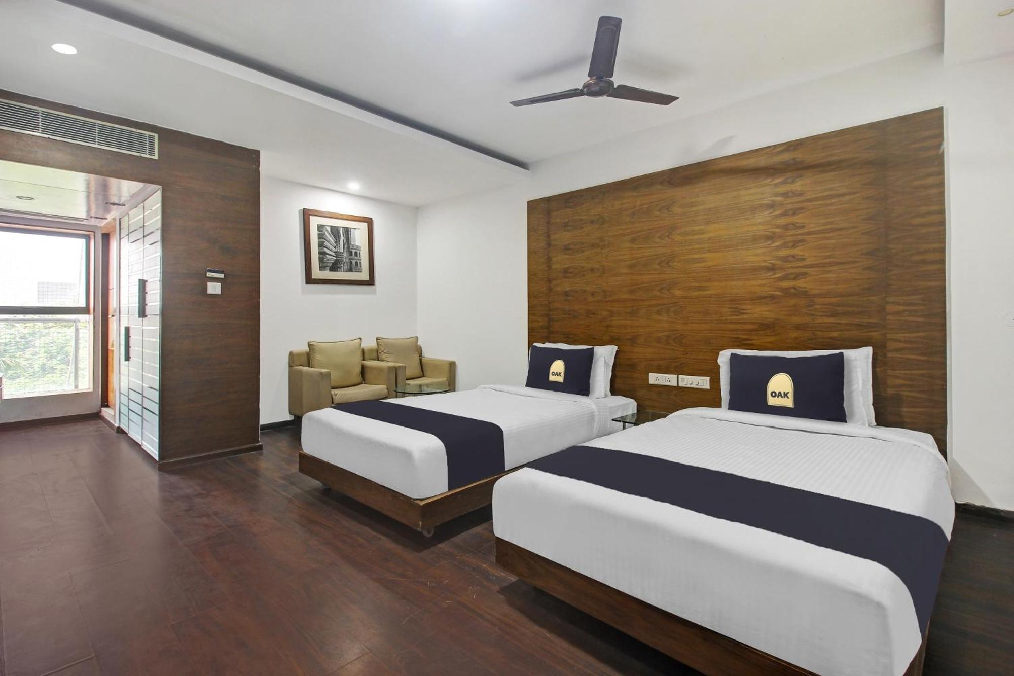 Townhouse Oak The Margi Hotel Near Yosufguda Metro Station Хайдарабад Экстерьер фото