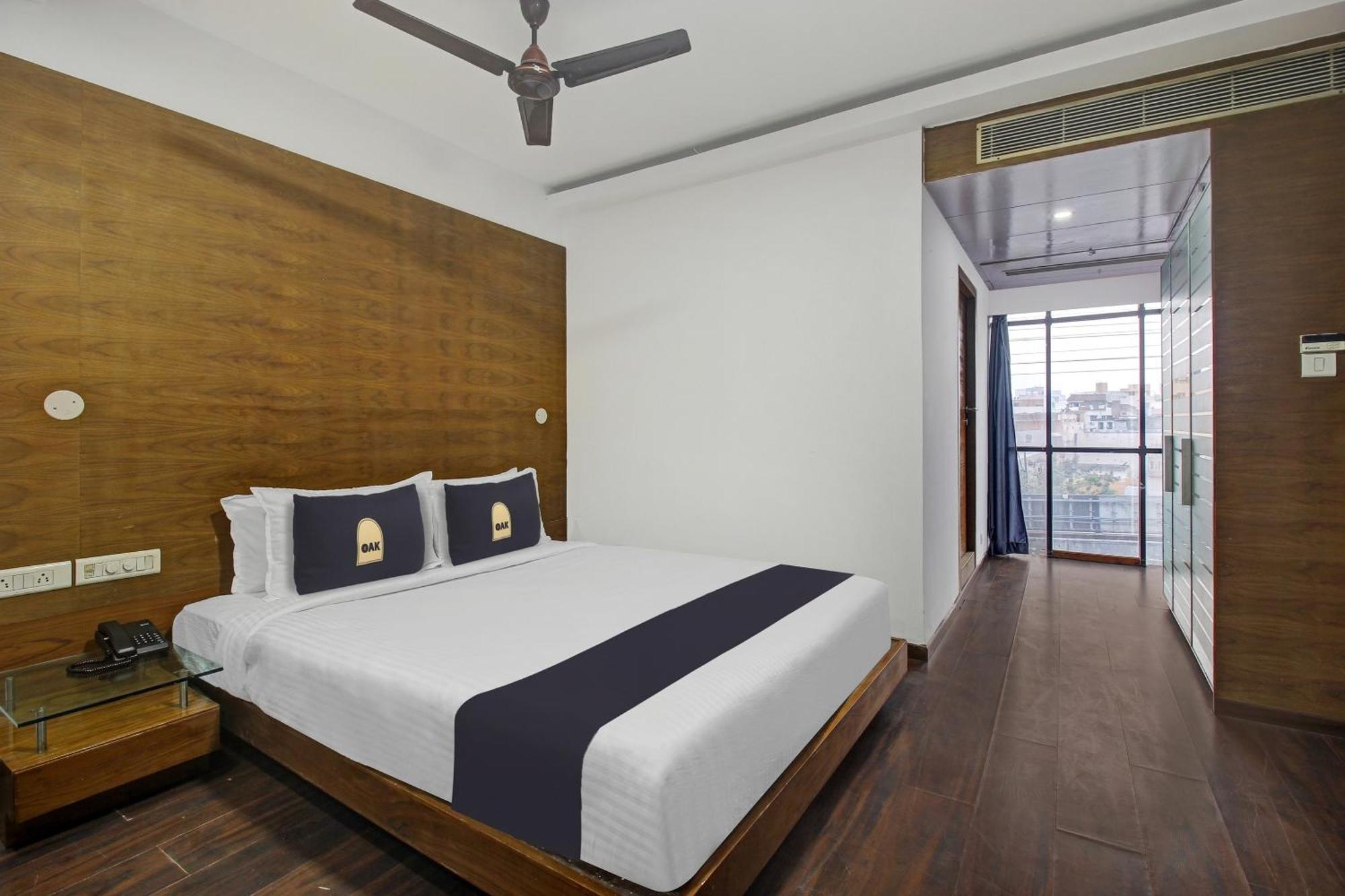 Townhouse Oak The Margi Hotel Near Yosufguda Metro Station Хайдарабад Экстерьер фото